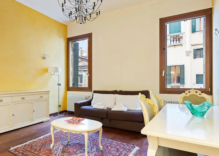 And Ostreghe Bridge בית הארחה 3*